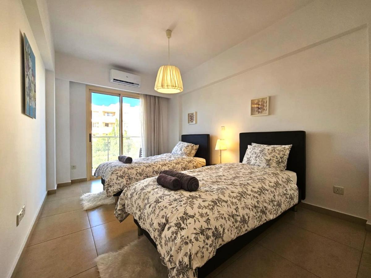 Elysia Park Apartments Pafos Exterior foto