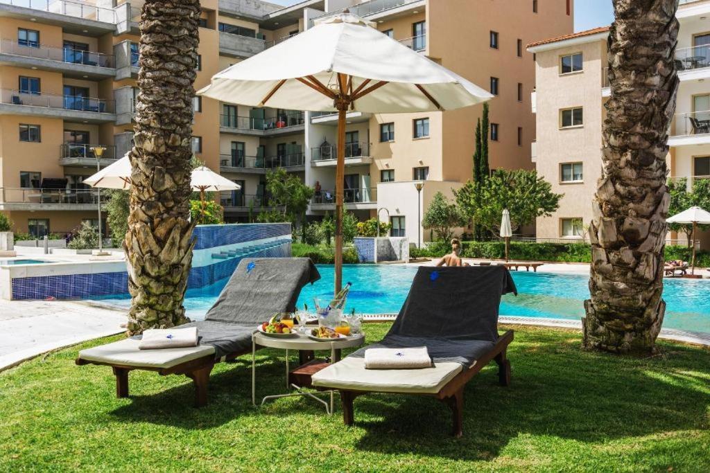 Elysia Park Apartments Pafos Exterior foto