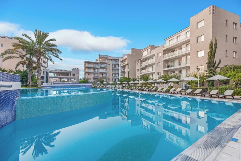 Elysia Park Apartments Pafos Exterior foto